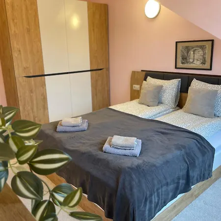 2br Near Gondola By Si