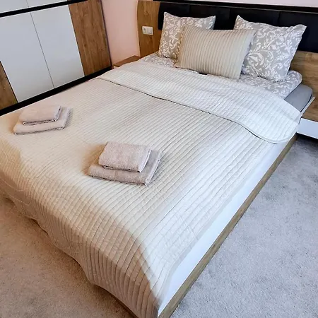 2br Near Gondola By Si * Bansko