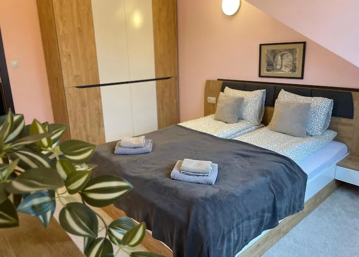 2br Near Gondola By Si